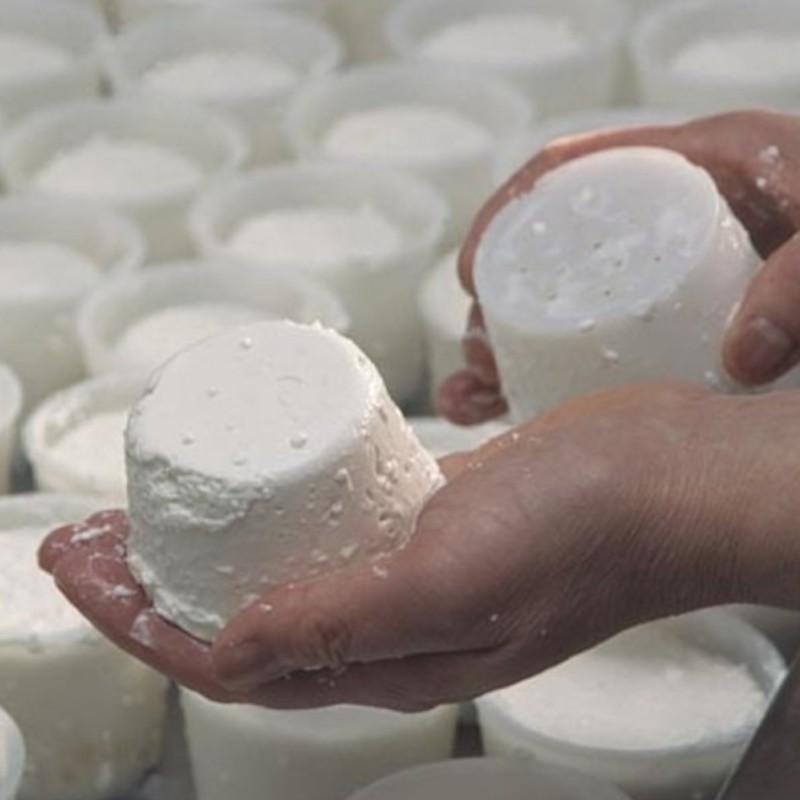 FAISELLE DE VACHE BIO - DESCLICS PAYSAN, LE GOÛT DU BIO SOLIDAIRE PRÈS DE CHEZ VOUS FAISELLE DE VACHE BIO - DESCLICS PAYSAN, LE GOÛT DU BIO SOLIDAIRE PRÈS DE CHEZ VOUS